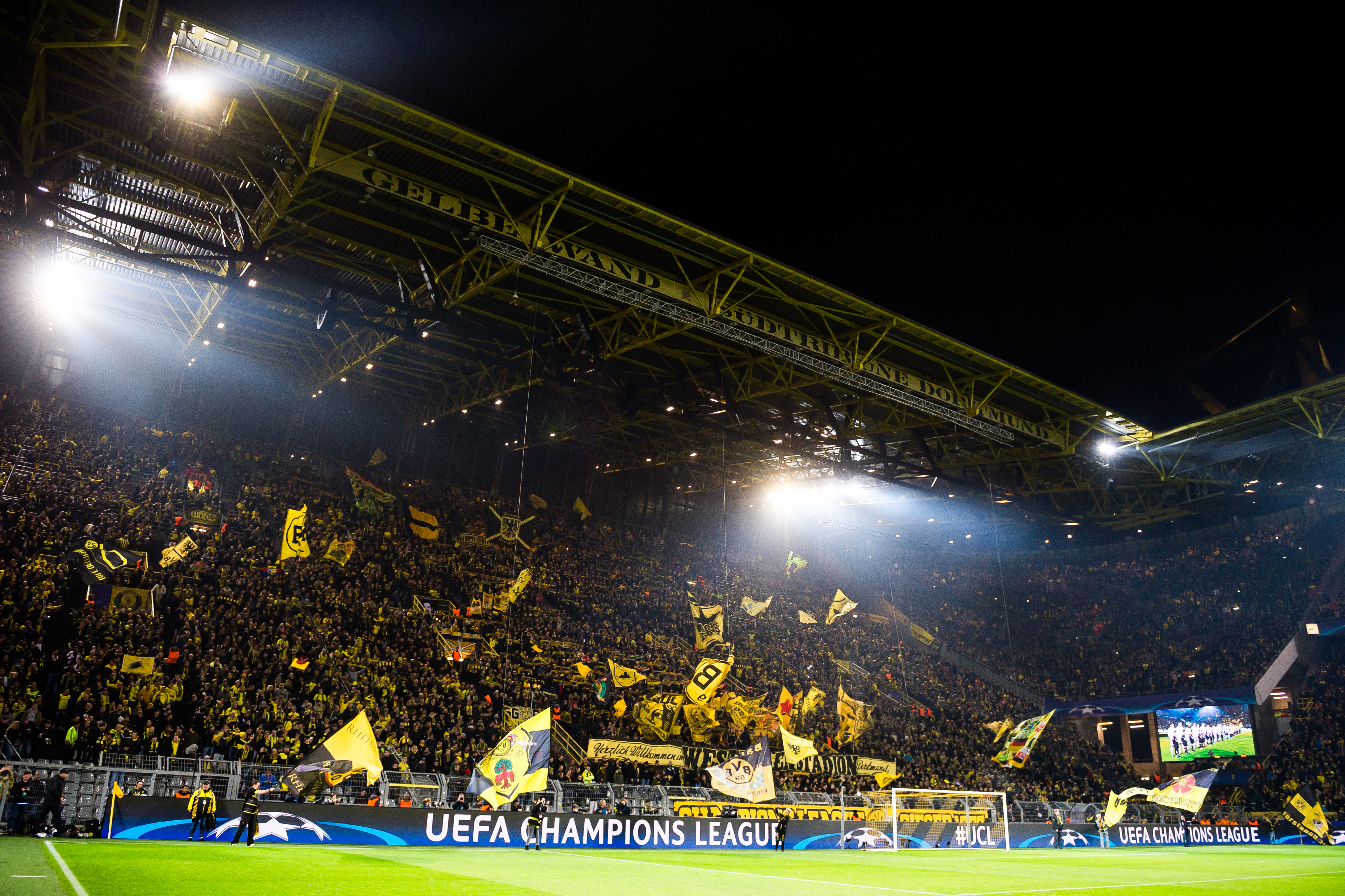 SÜDTRIBÜNE IV