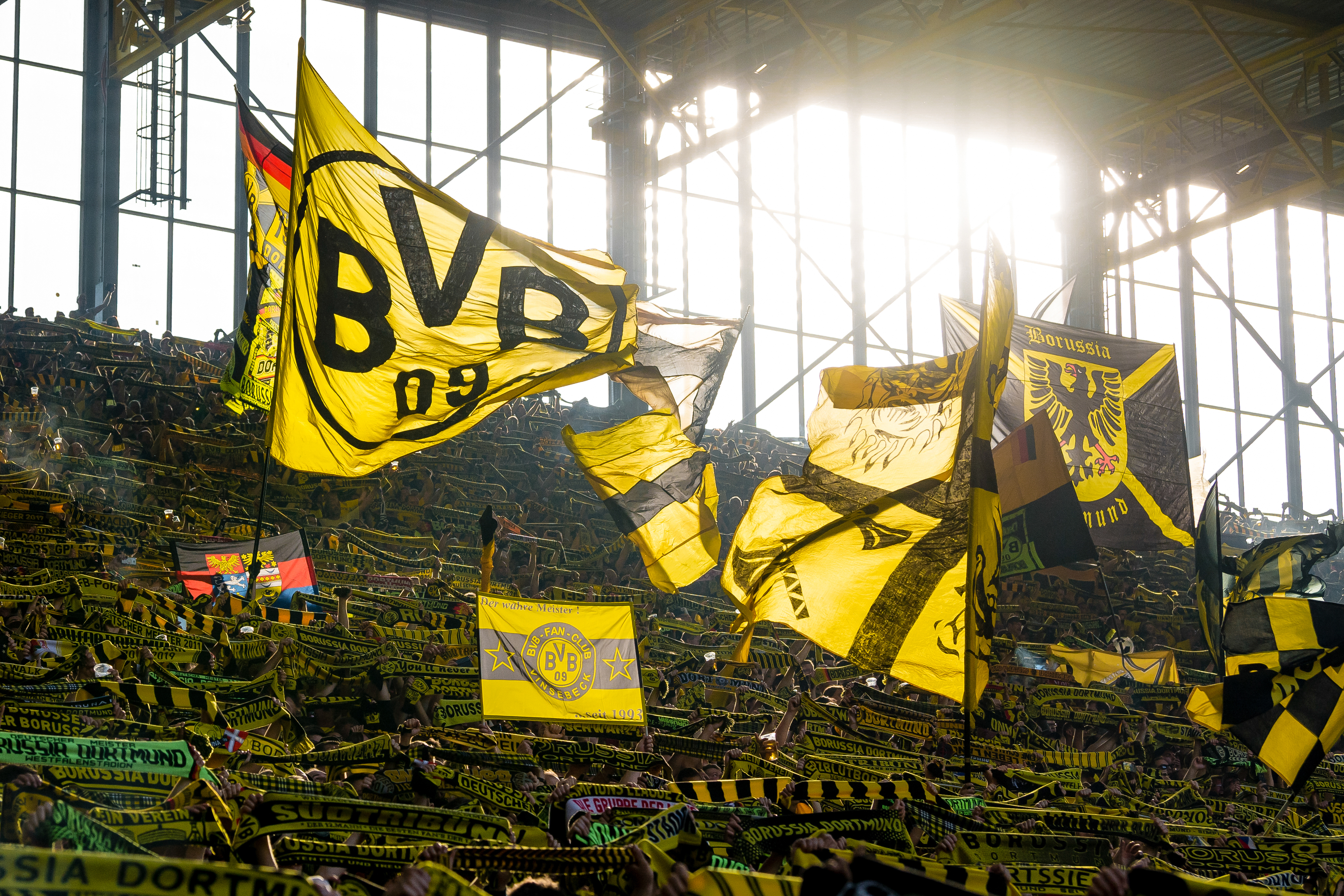 SÜDTRIBÜNE SONNE