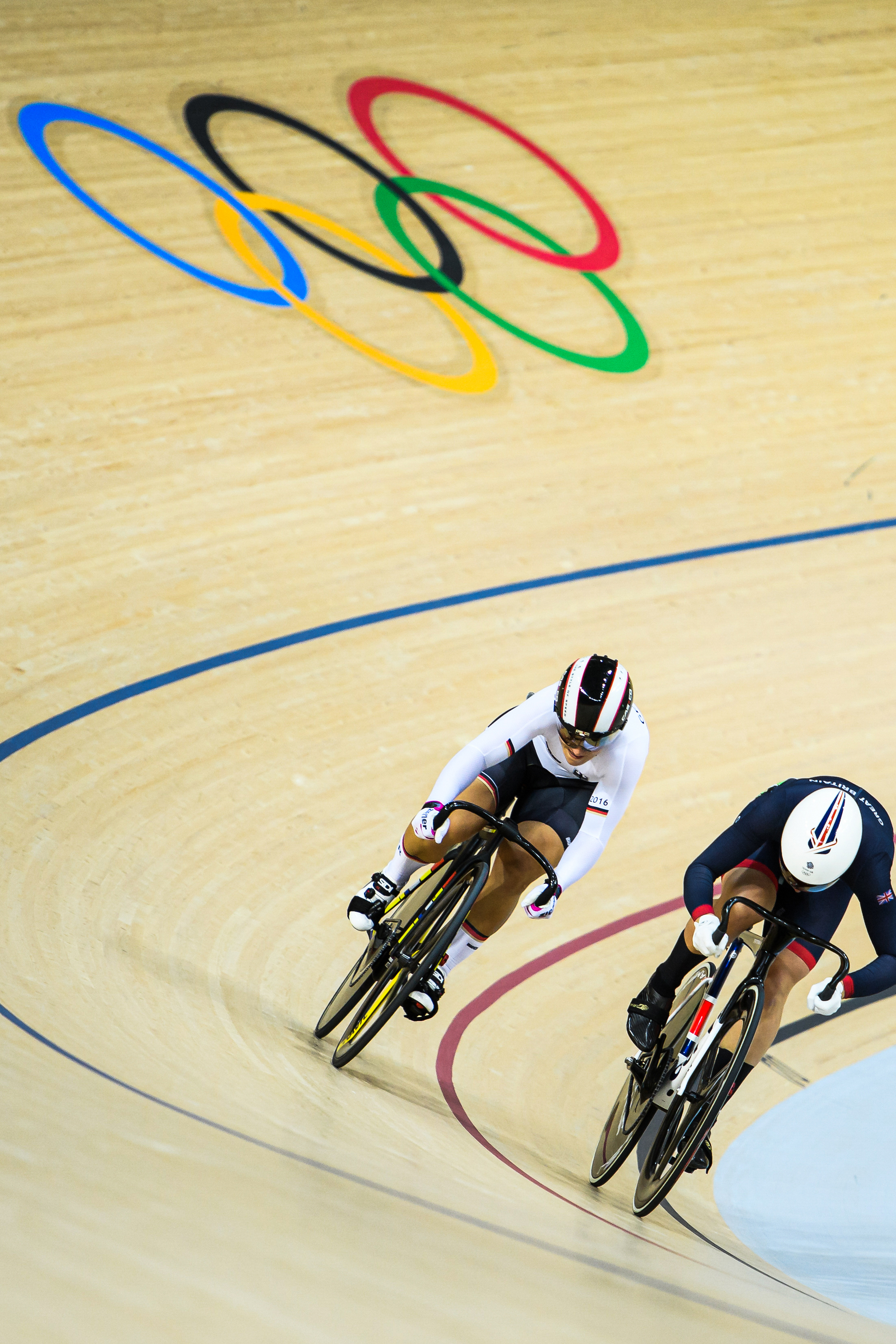 TRACK CYCLING