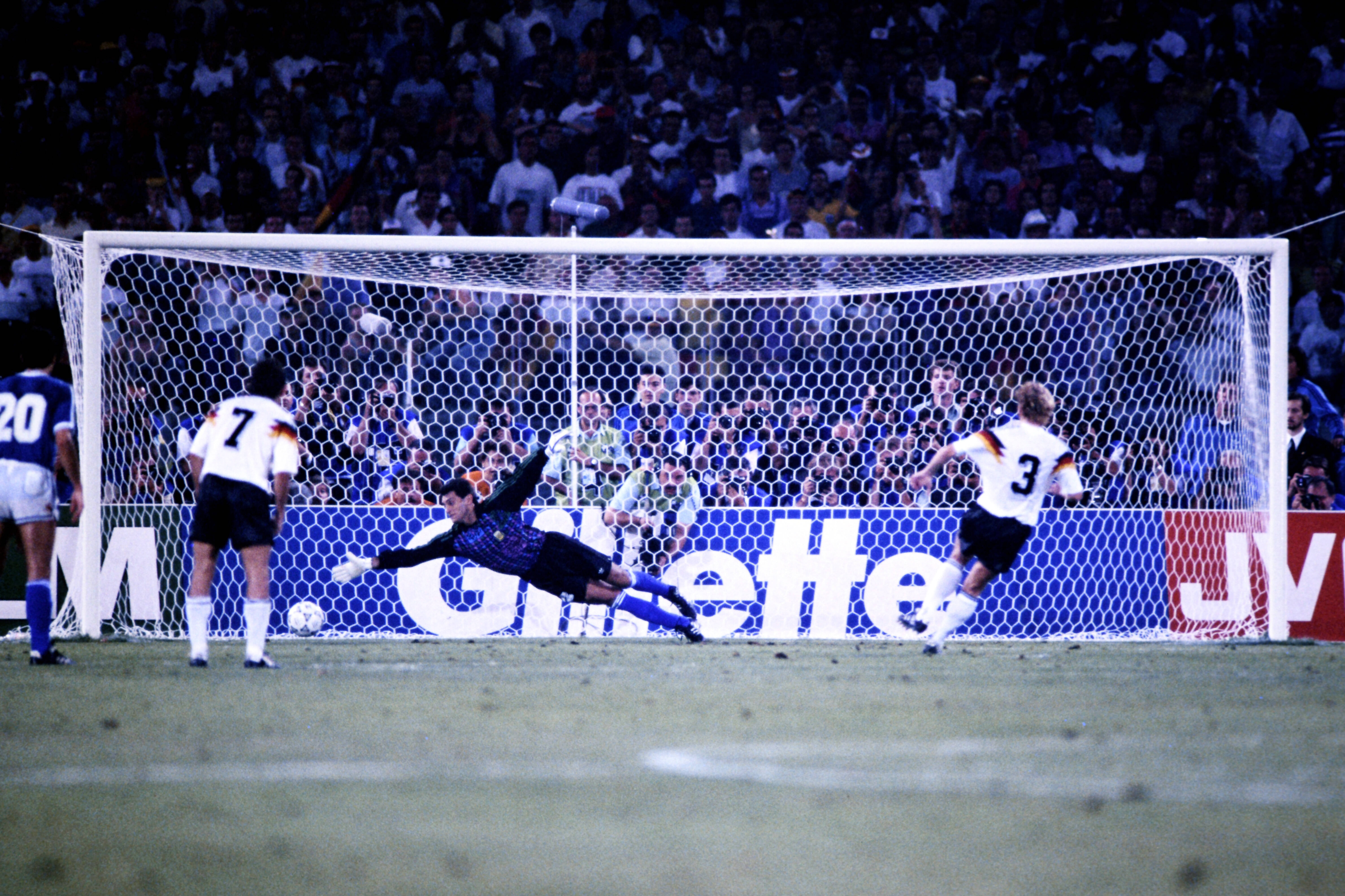 PENALTY 1990 