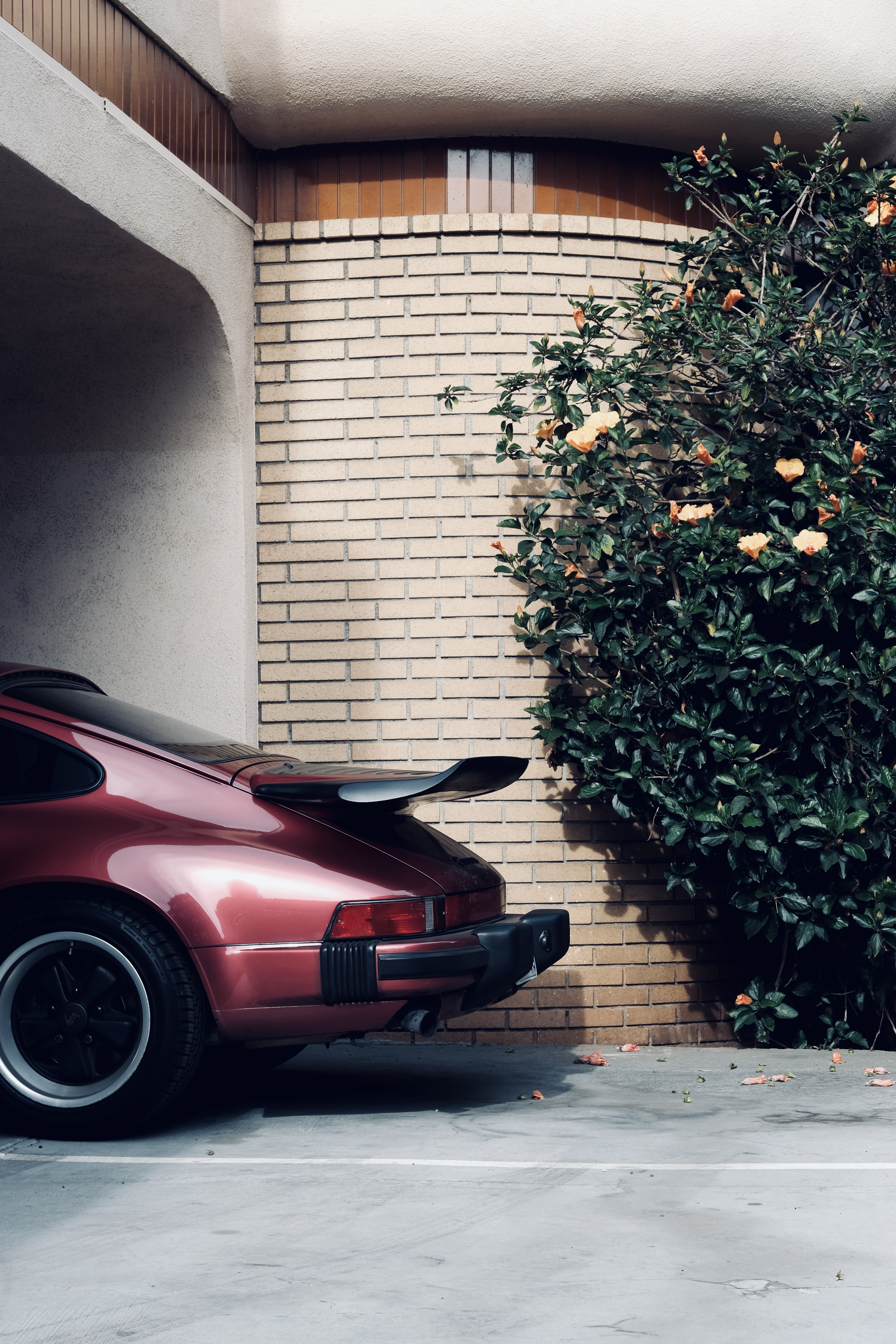 911 REAR END 